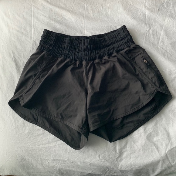SOLD ON DEPOP Lululemon Tracker Shorts v - Picture 5 of 8
